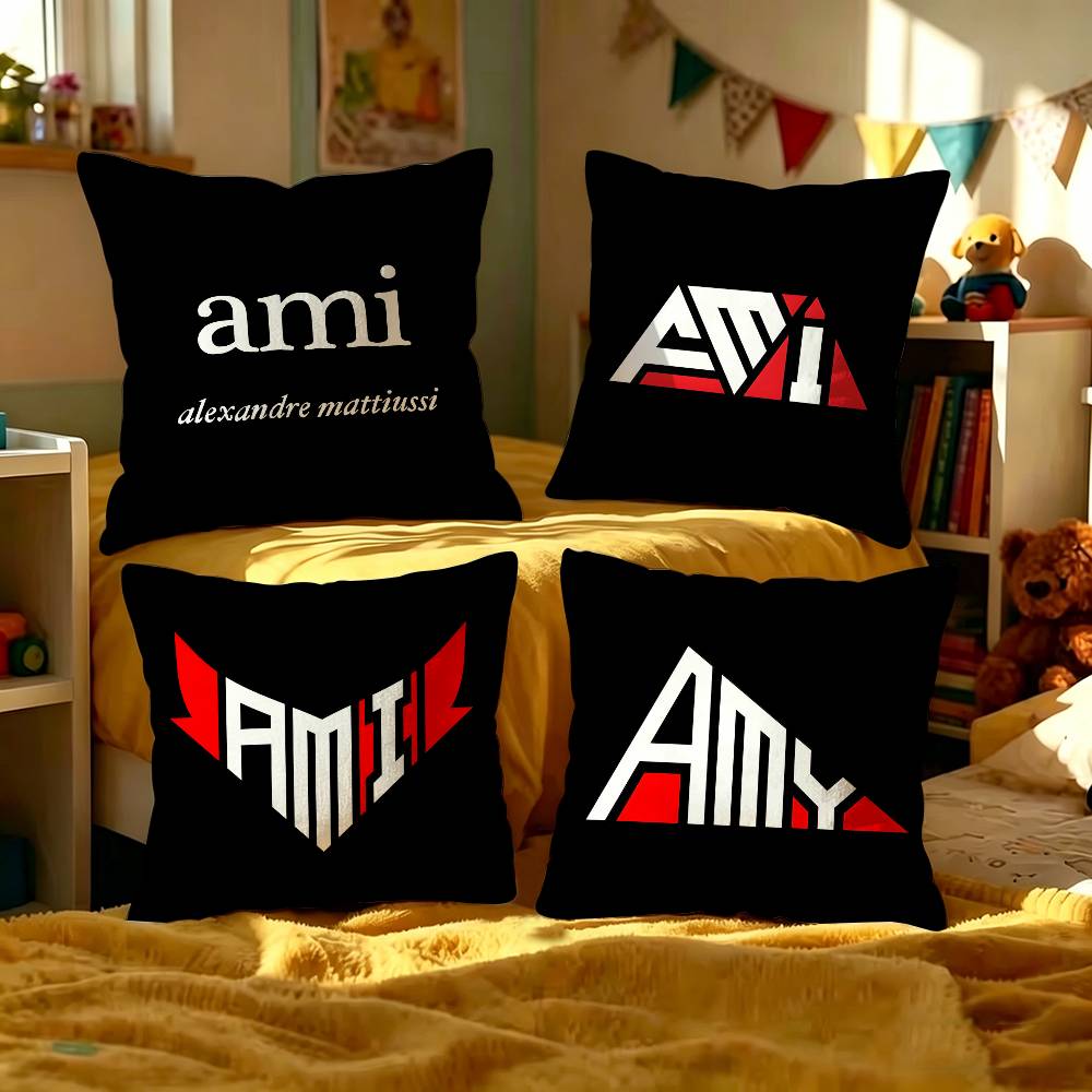 Popular AMI PARIS Cushion Cove - Home Textiles Paris recension och pris
