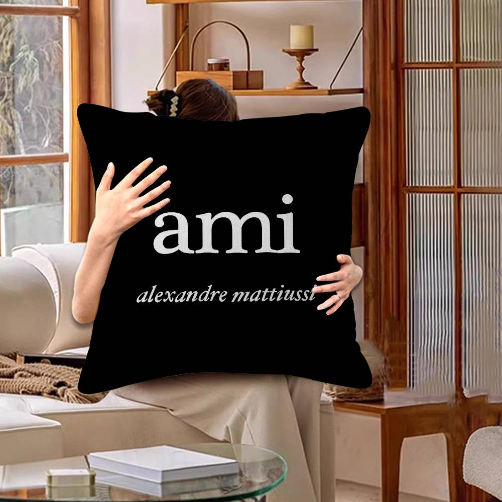Popular AMI PARIS Cushion Cove - Home Textiles Paris recension och pris